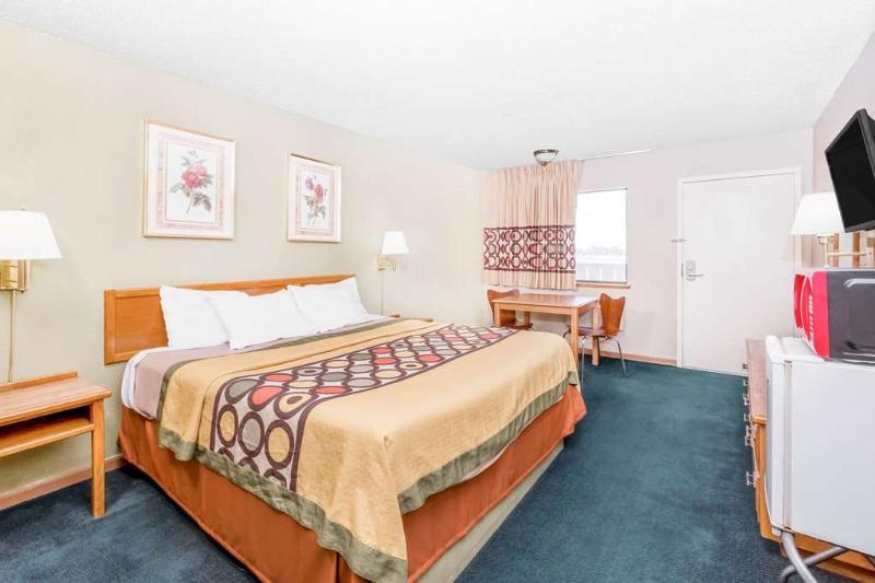 Hotel Super 8 By Wyndham Butler Esterno foto